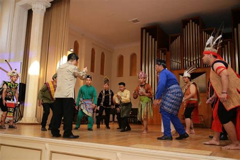  The Enchanted Drum: Exploring the Mysteries of Malaysian Folklore Through Sound and Spirit!