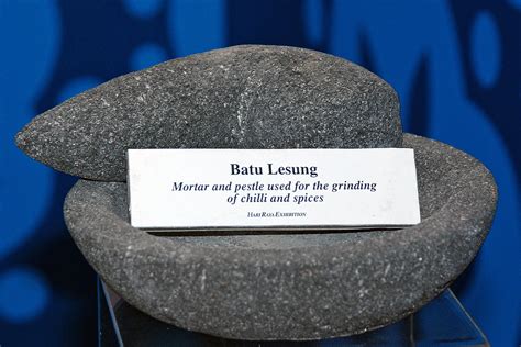  Ungku Lesung Batu - The Legend of the Stone-Grinding Uncle: Unveiling Ancient Malay Beliefs and Societal Structures!